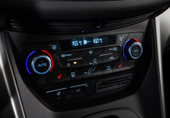 Подержанный автомобиль Ford Kuga 2017 года (14 фото)