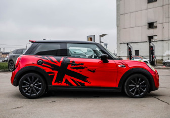 Подержанный автомобиль MINI Hatch 2019 года (6 фото)