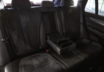 Подержанный автомобиль BMW X5 2017 года (32 фото)