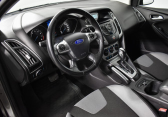 Подержанный автомобиль Ford Focus Sedan 2012 года (9 фото)