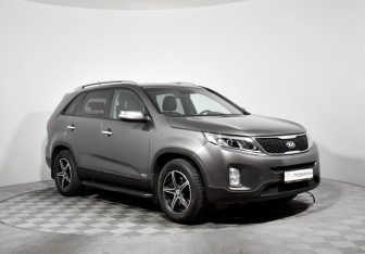 Подержанный автомобиль Kia Sorento 2015 года (3 фото)