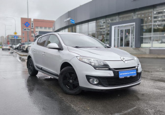 Подержанный автомобиль Renault Megane Hatchback 2013 года (3 фото)