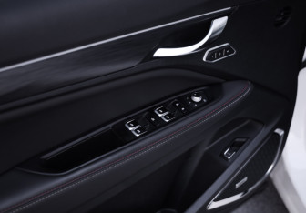 Подержанный автомобиль Geely Tugella 2024 года (22 фото)