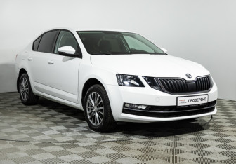 Подержанный автомобиль Skoda Octavia Liftback 2020 года (3 фото)