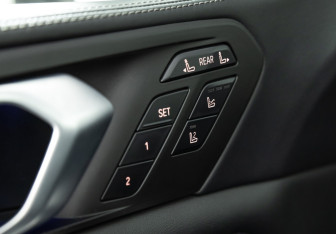 Подержанный автомобиль BMW X7 2019 года (28 фото)