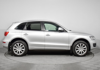 Подержанный автомобиль Audi Q5 2012 года (4 фото)