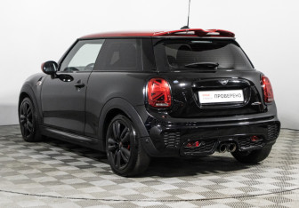 Подержанный автомобиль MINI Hatch 2020 года (7 фото)