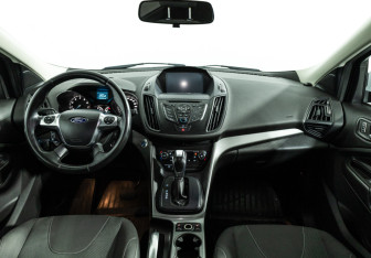 Подержанный автомобиль Ford Kuga 2014 года (13 фото)