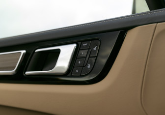 Подержанный автомобиль Porsche Cayenne 2018 года (29 фото)