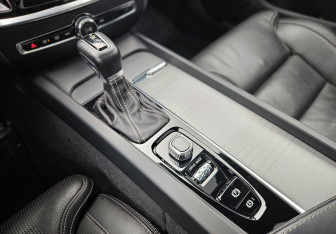 Подержанный автомобиль Volvo S60 2020 года (22 фото)