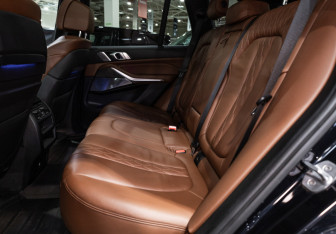 Подержанный автомобиль BMW X5 2019 года (13 фото)