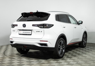 Подержанный автомобиль Changan UNI-S 2024 года (5 фото)