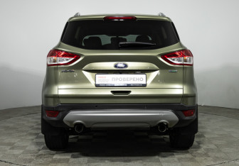 Подержанный автомобиль Ford Kuga 2014 года (6 фото)
