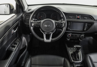 Подержанный автомобиль Kia Rio Hatchback 2019 года (11 фото)