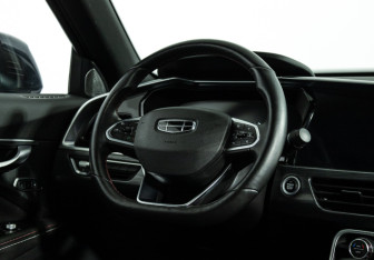 Подержанный автомобиль Geely Tugella 2023 года (15 фото)