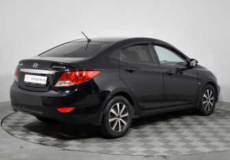 Подержанный автомобиль Hyundai Solaris Sedan 2014 года (5 фото)
