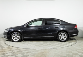 Подержанный автомобиль Volkswagen Passat Sedan 2012 года (8 фото)