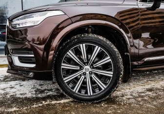 Подержанный автомобиль Volvo XC90 2019 года (3 фото)