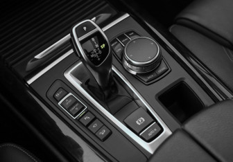 Подержанный автомобиль BMW X5 2017 года (23 фото)