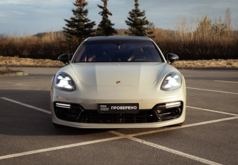 Подержанный автомобиль Porsche Panamera Wagon 2019 года (3 фото)