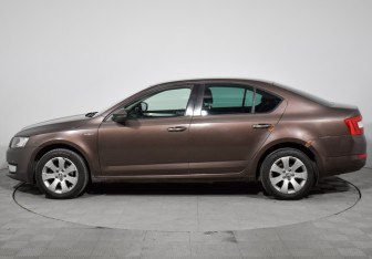 Подержанный автомобиль Skoda Octavia Liftback 2016 года (8 фото)
