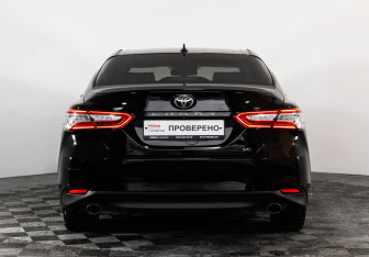 Подержанный автомобиль Toyota Camry Sedan 2019 года (9 фото)