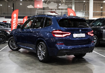 Подержанный автомобиль BMW X3 2018 года (10 фото)