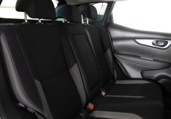 Подержанный автомобиль Nissan Qashqai 2021 года (15 фото)