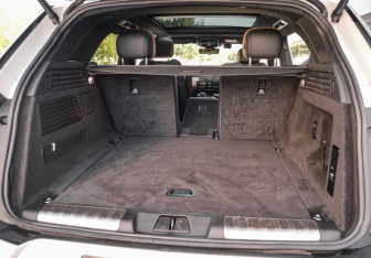 Подержанный автомобиль Land Rover Range Rover Sport 2022 года (34 фото)