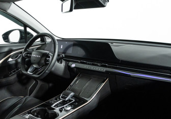 Подержанный автомобиль Omoda C5 2023 года (9 фото)