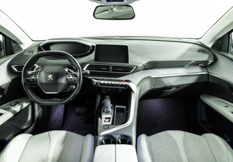 Подержанный автомобиль Peugeot 5008 Suv 2018 года (13 фото)