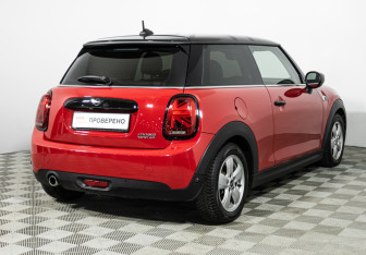 Подержанный автомобиль MINI Hatch 2020 года (5 фото)