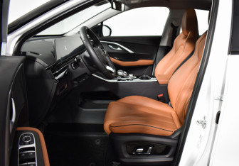 Подержанный автомобиль Omoda C5 2023 года (10 фото)