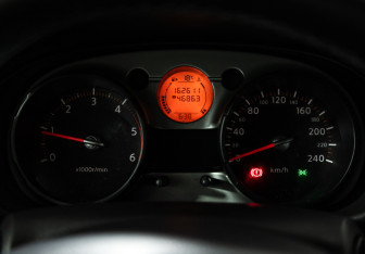 Подержанный автомобиль Nissan Qashqai 2007 года (12 фото)