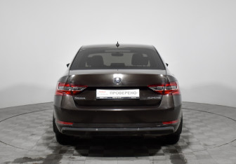 Подержанный автомобиль Skoda Superb Liftback 2018 года (6 фото)