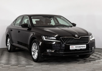 Подержанный автомобиль Skoda Superb Liftback 2017 года (4 фото)