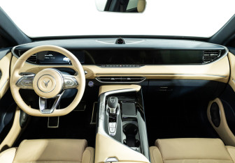 Подержанный автомобиль Voyah Free 2023 года (13 фото)