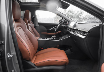 Подержанный автомобиль Omoda C5 2023 года (30 фото)
