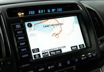 Подержанный автомобиль Toyota Land Cruiser Suv 2008 года (18 фото)