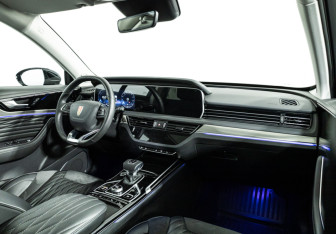 Подержанный автомобиль Hongqi HS5 2024 года (9 фото)