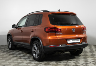 Подержанный автомобиль Volkswagen Tiguan 2016 года (7 фото)