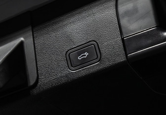 Подержанный автомобиль Geely Tugella 2023 года (28 фото)