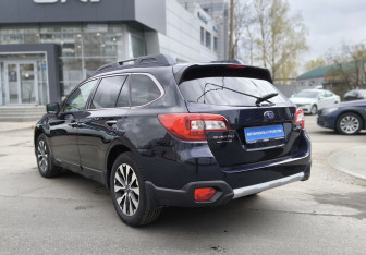 Подержанный автомобиль Subaru Outback Wagon 2015 года (6 фото)