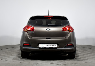 Подержанный автомобиль Kia Ceed Hatchback 2012 года (6 фото)