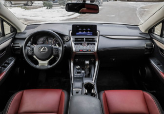 Подержанный автомобиль Lexus NX 2018 года (12 фото)
