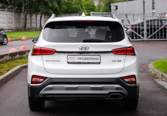 Подержанный автомобиль Hyundai Santa Fe 2019 года (7 фото)