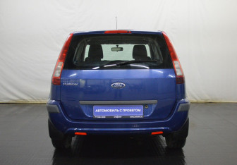 Подержанный автомобиль Ford Fusion 2006 года (6 фото)