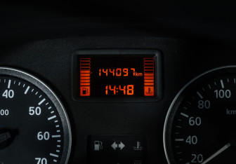 Подержанный автомобиль Renault Sandero 2012 года (15 фото)