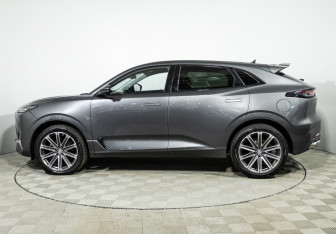 Подержанный автомобиль Changan UNI-K 2023 года (8 фото)