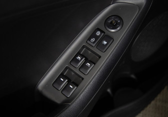 Подержанный автомобиль Kia Cerato Sedan 2013 года (19 фото)